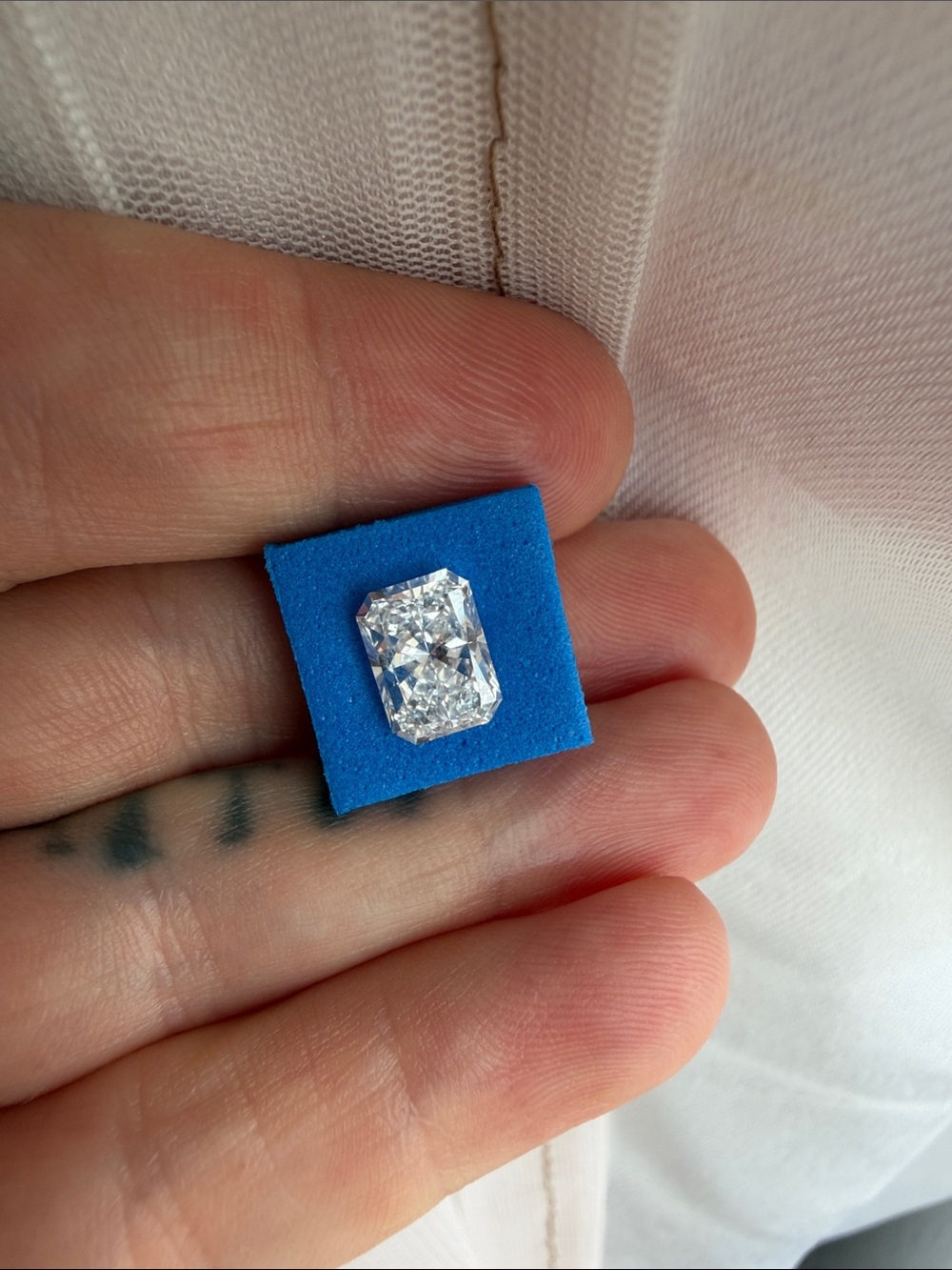 Radiant Cut 2.03 ct Diamond (E VS1)